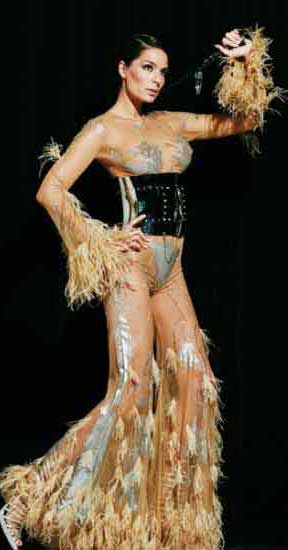 Manken, Sarkici Asuman Krause