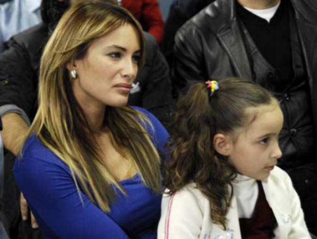 Gamze �z�elik Pekta� ve U�ur Pekta� Arka Sokaklar dizisinde bebek bekliyor