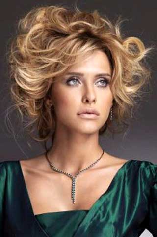 Manken ve sunucu fatoş kabasakal